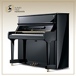 Flügel Klavier – Das schwarz polierte Boston Klavier UP-118 im klassischen Design.