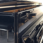 Instrument Klavier Sauter Cosmo 116 ist in seinem Material sorgfältig verarbeitet.