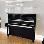 Klavier Flügel Steinway – Das schwarz polierte Steinway Klavier K132